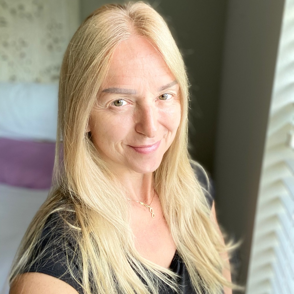 Meet your Posher, Simona